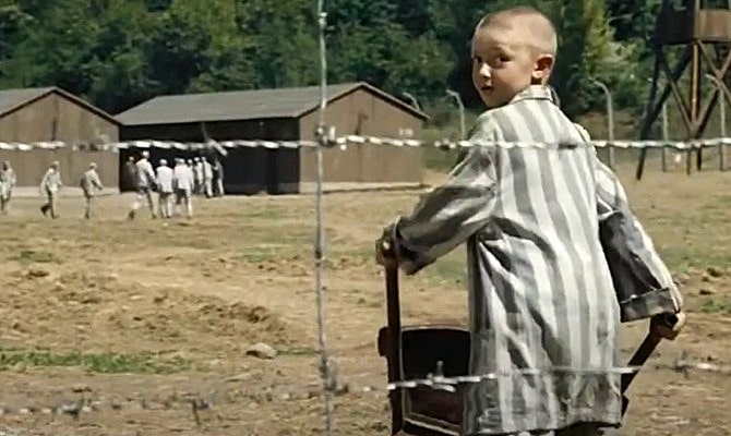 Мальчик в полосатой пижаме